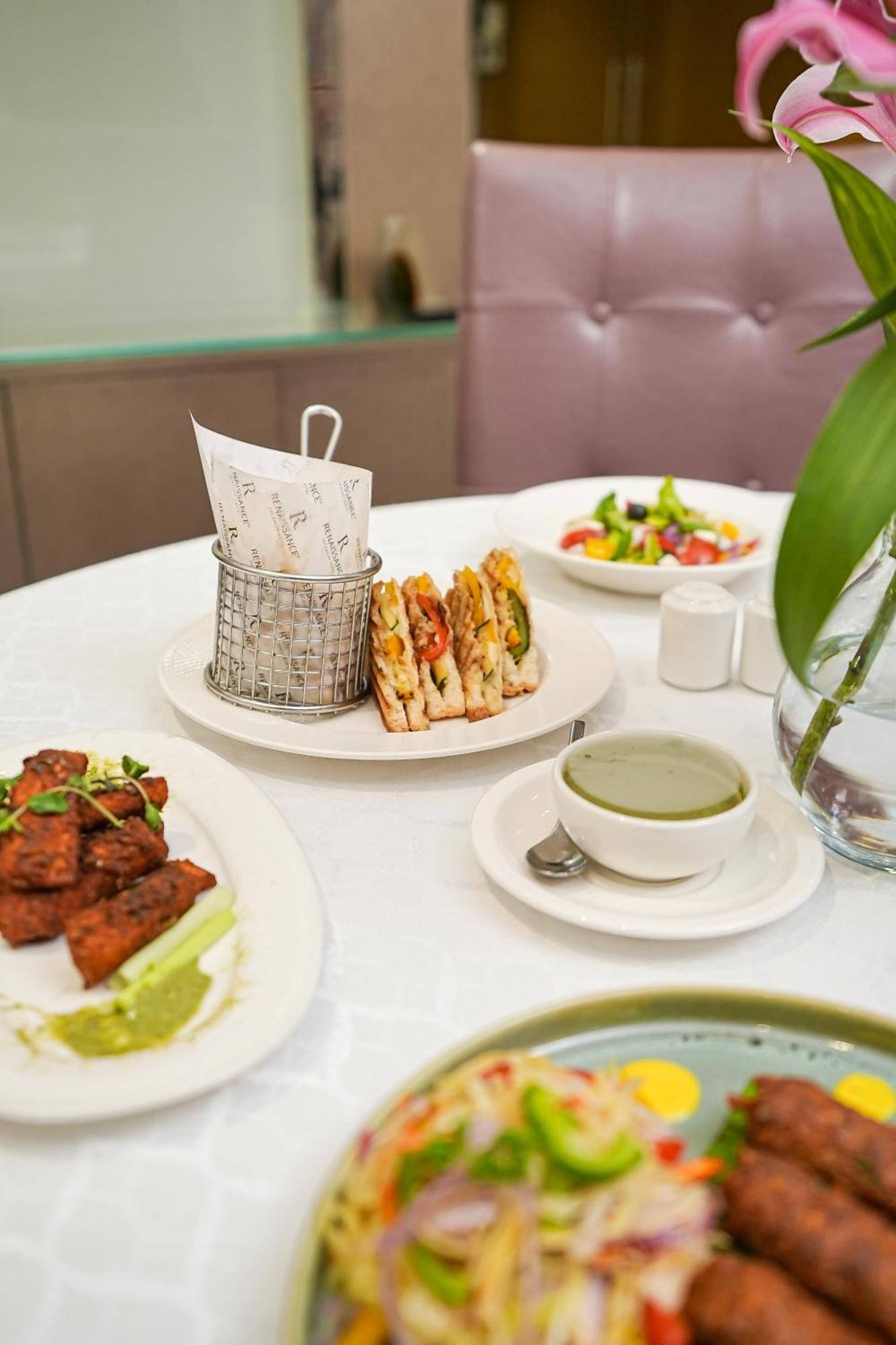 Renaissance Lucknow Hotel, Gomti Nagar Kültér fotó